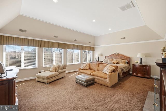 9860 AVENEL FARM DR, Potomac, MD 20854