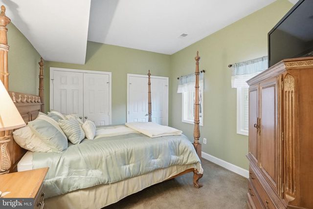 9860 AVENEL FARM DR, Potomac, MD 20854