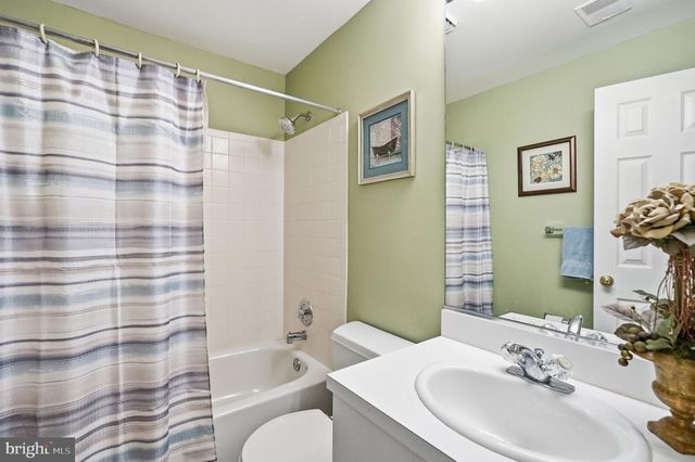 9860 AVENEL FARM DR, Potomac, MD 20854