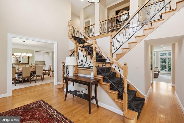 9860 AVENEL FARM DR, Potomac, MD 20854
