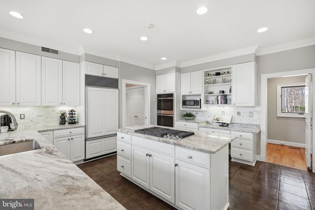 9860 AVENEL FARM DR, Potomac, MD 20854