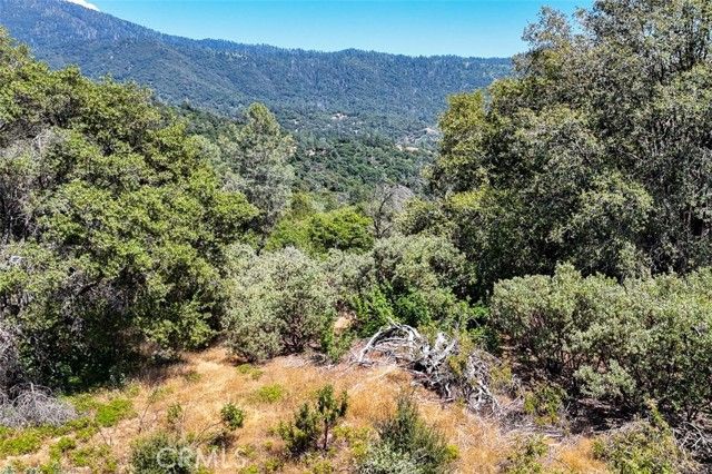 0 Leaning Pine Way, Mariposa, CA 95338