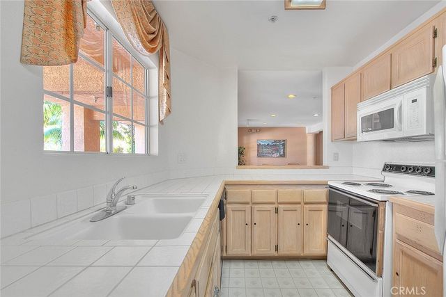 11410 Brookshire Avenue 113, Downey, CA 90241