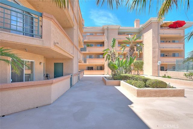 11410 Brookshire Avenue 113, Downey, CA 90241