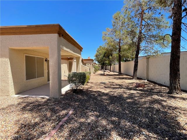 8673 Prairie Hill Drive, Las Vegas, NV 89134