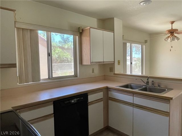8673 Prairie Hill Drive, Las Vegas, NV 89134