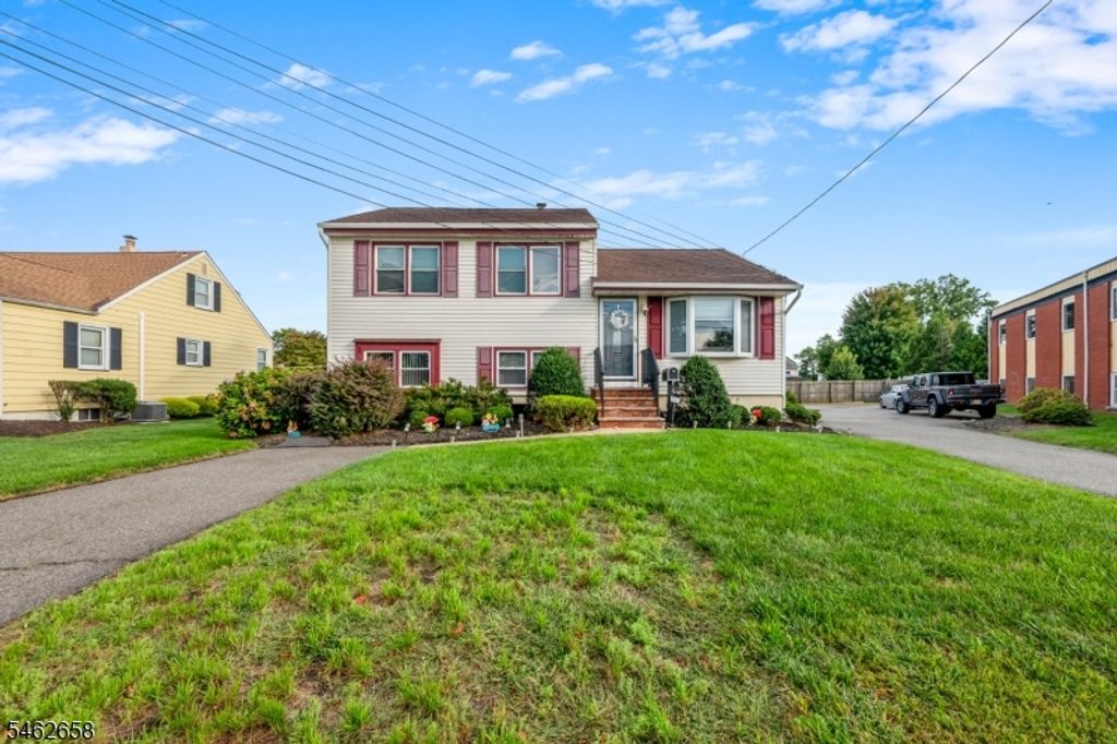 304 Maple Ave, South Plainfield Boro, NJ 07080 — exterior