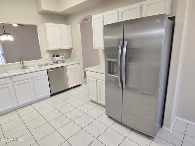 697 W GOLDEN Street, Gilbert, AZ 85233