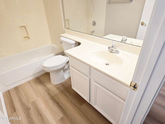 697 W GOLDEN Street, Gilbert, AZ 85233