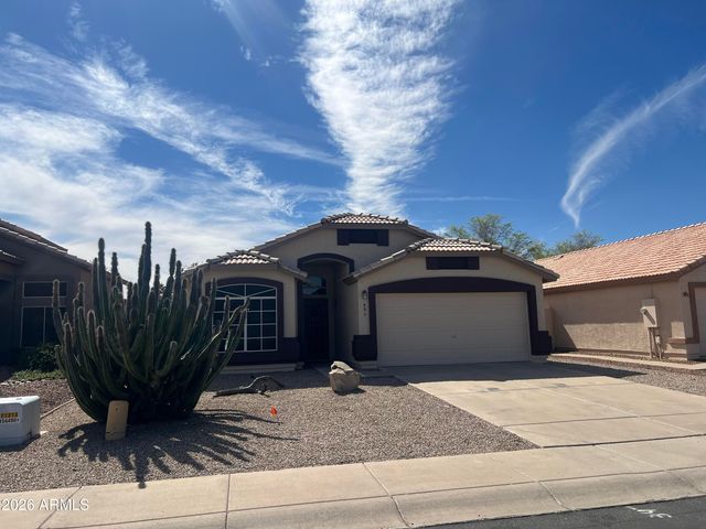 697 W GOLDEN Street, Gilbert, AZ 85233