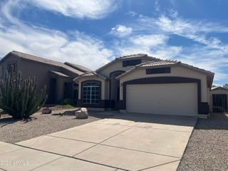 697 W GOLDEN Street, Gilbert, AZ 85233