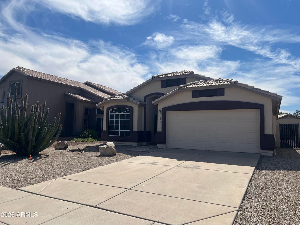 697 W GOLDEN Street, Gilbert, AZ 85233