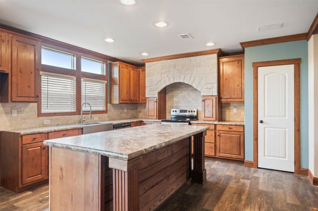 18284 Bellfounder Drive, Conroe, TX 77306