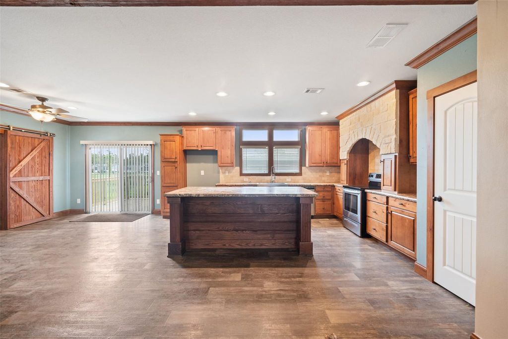 18284 Bellfounder Drive, Conroe, TX 77306