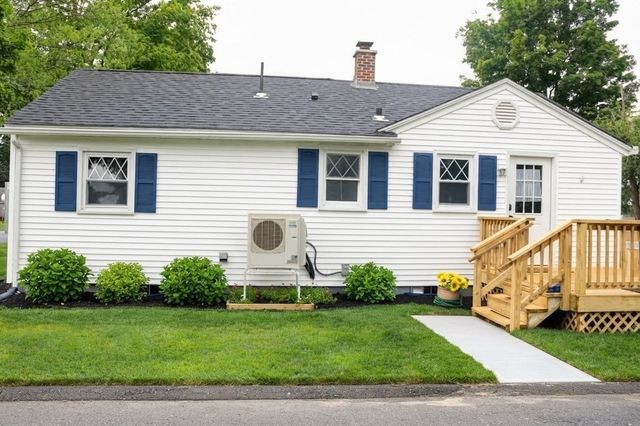 35 W Akard St, Ludlow, MA 01056