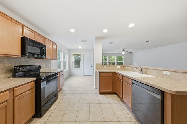 725 Kingfisher LN, Leander, TX 78641