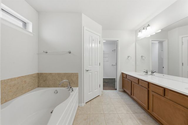 725 Kingfisher LN, Leander, TX 78641
