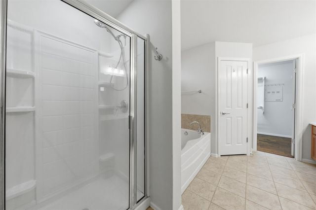 725 Kingfisher LN, Leander, TX 78641