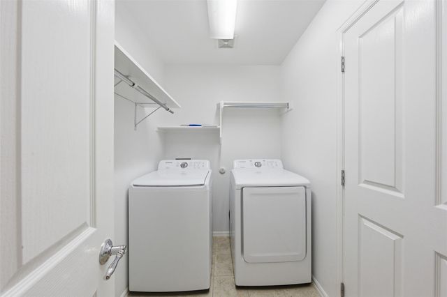 725 Kingfisher LN, Leander, TX 78641