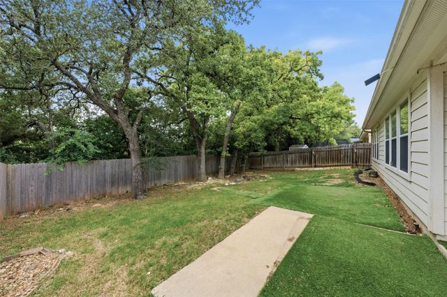 725 Kingfisher LN, Leander, TX 78641