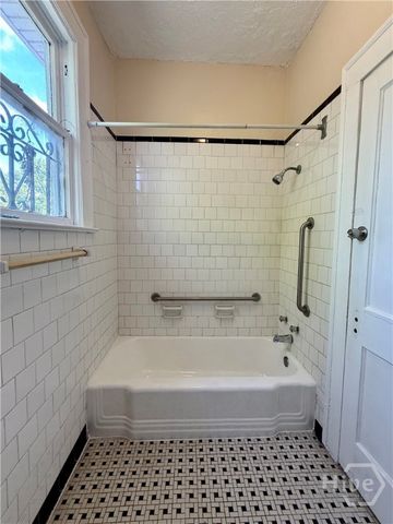 627 W 39th Street, Savannah, GA 31415
