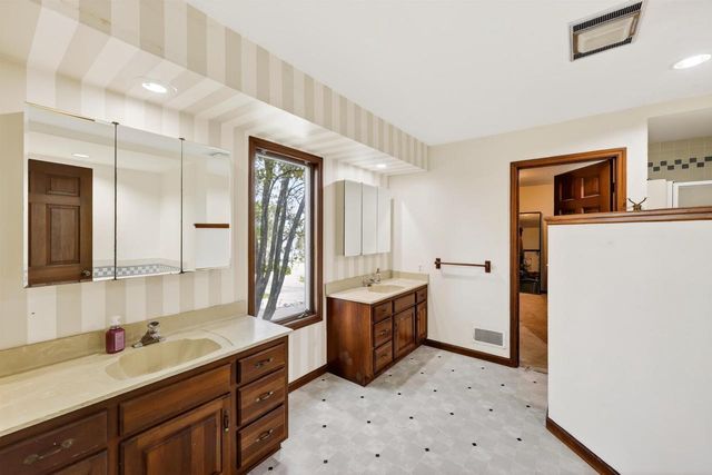1305 Lake Shore Drive, Beaver Dam, WI 53916