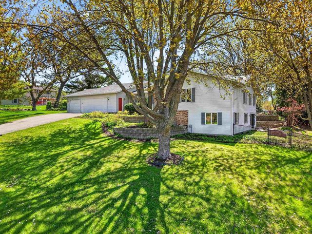 1305 Lake Shore Drive, Beaver Dam, WI 53916