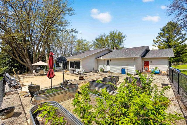 1305 Lake Shore Drive, Beaver Dam, WI 53916