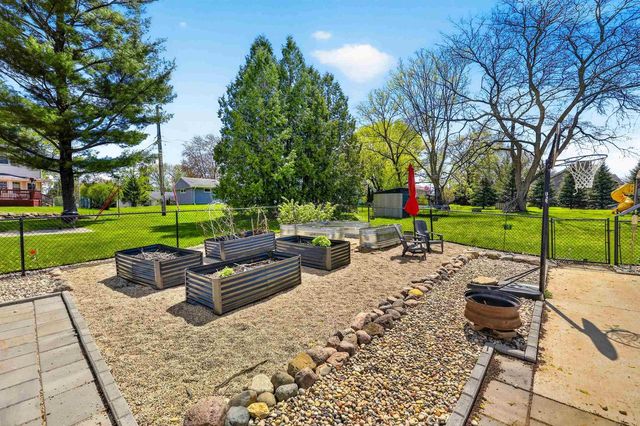 1305 Lake Shore Drive, Beaver Dam, WI 53916