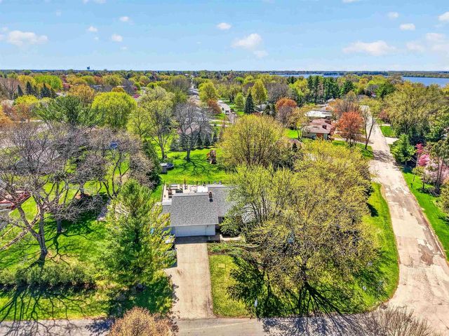 1305 Lake Shore Drive, Beaver Dam, WI 53916