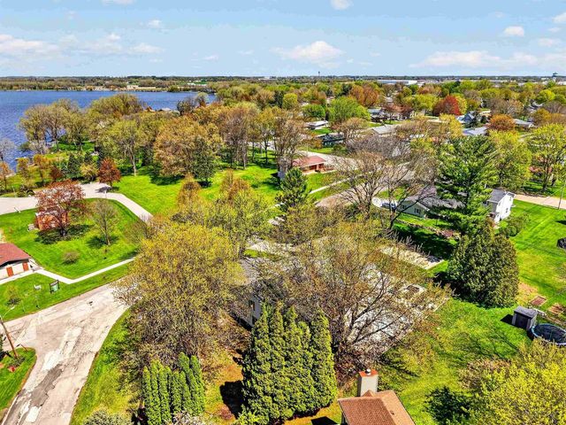 1305 Lake Shore Drive, Beaver Dam, WI 53916
