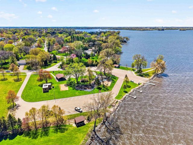 1305 Lake Shore Drive, Beaver Dam, WI 53916