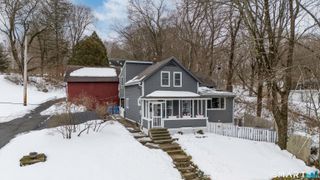 79 Roosevelt Avenue, Norwich, CT 06360