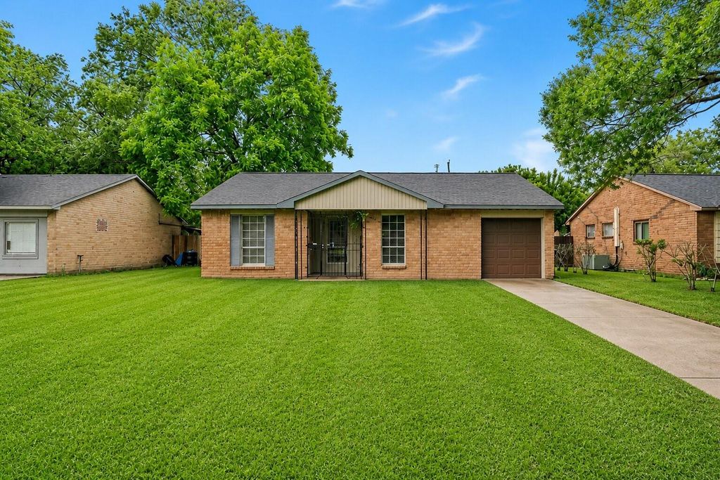 5725 Melanite Avenue, Houston, TX 77053