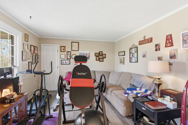 8073 Ridgewood Rd, Goodlettsville, TN 37072