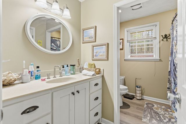 8073 Ridgewood Rd, Goodlettsville, TN 37072