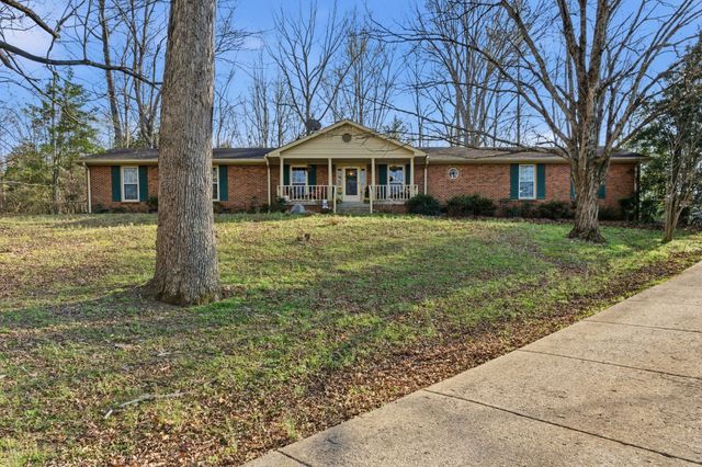 8073 Ridgewood Rd, Goodlettsville, TN 37072