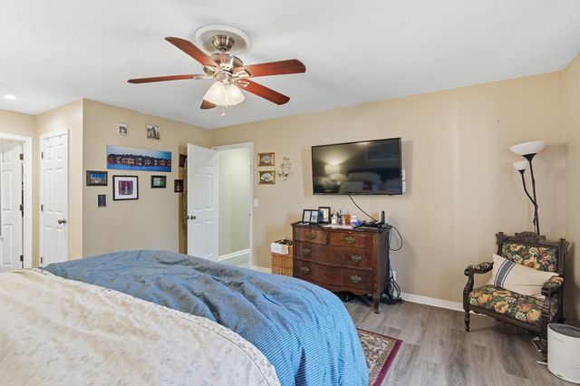 8073 Ridgewood Rd, Goodlettsville, TN 37072