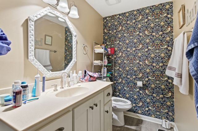 8073 Ridgewood Rd, Goodlettsville, TN 37072