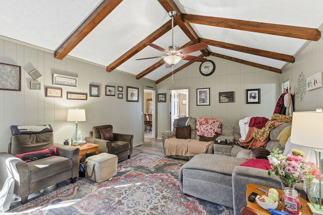 8073 Ridgewood Rd, Goodlettsville, TN 37072