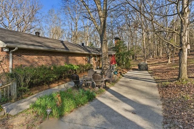 8073 Ridgewood Rd, Goodlettsville, TN 37072