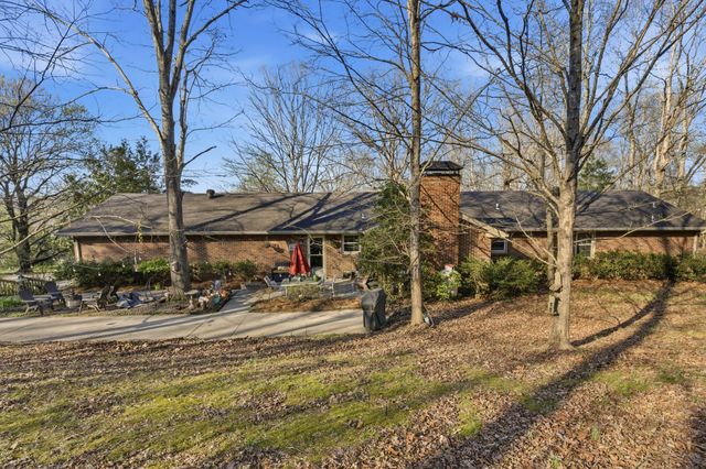 8073 Ridgewood Rd, Goodlettsville, TN 37072