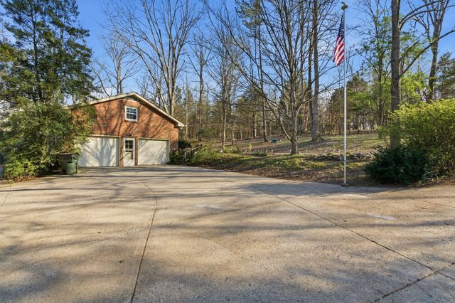8073 Ridgewood Rd, Goodlettsville, TN 37072