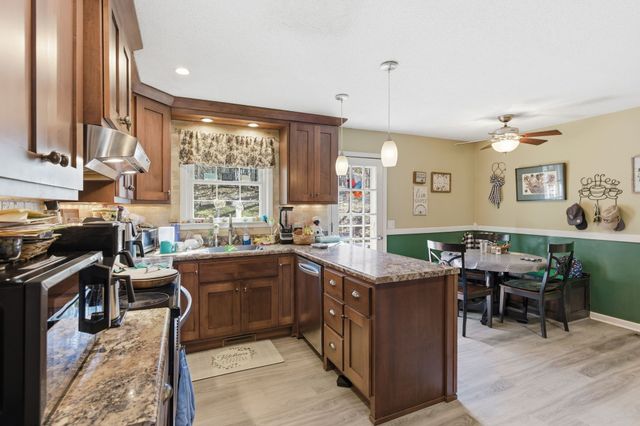 8073 Ridgewood Rd, Goodlettsville, TN 37072