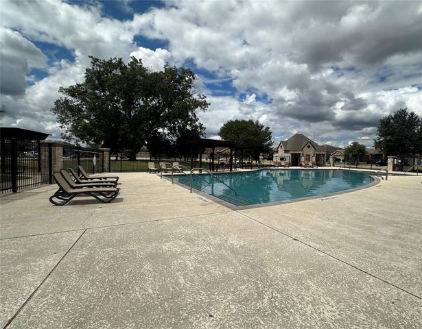 8925 Sierra Trail, Cross Roads, TX 76227