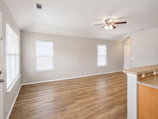 8925 Sierra Trail, Cross Roads, TX 76227