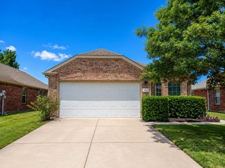 8925 Sierra Trail, Cross Roads, TX 76227