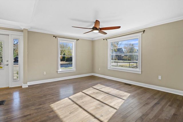 210 S Washington STREET, Elkhorn, WI 53121