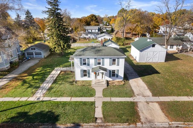 210 S Washington STREET, Elkhorn, WI 53121