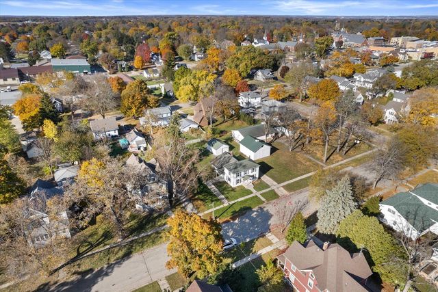 210 S Washington STREET, Elkhorn, WI 53121